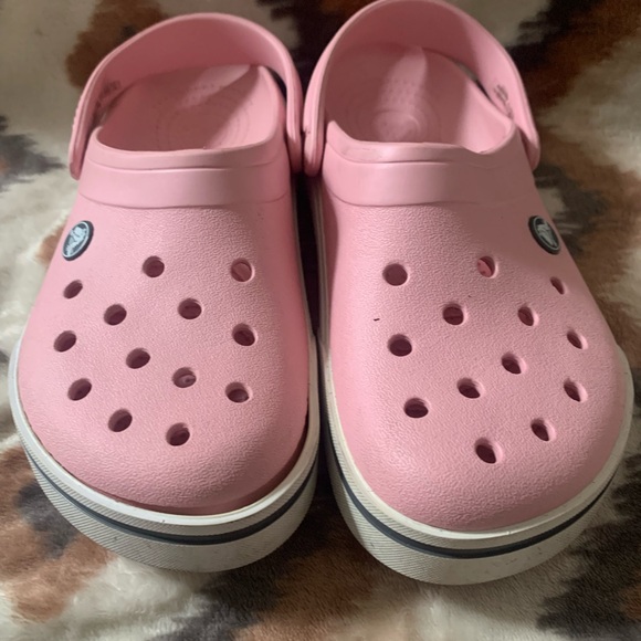 Pink crocs - Picture 2 of 8